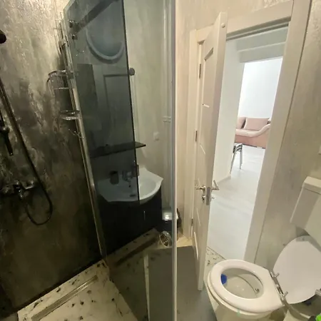 Dom House Station Gara De Nord Boekarest