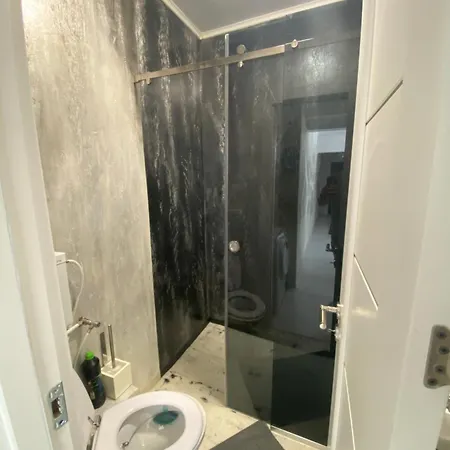 Dom House Station Gara De Nord Boekarest